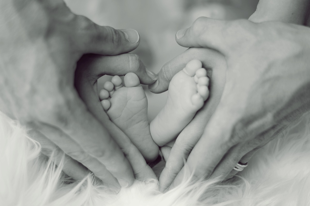 infant, feet, father-2717347.jpg